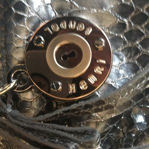 Henri Bendel -silver